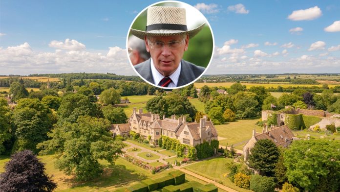 Historic English Manor House and Castle Owned by a Royal Duke – DIRT
